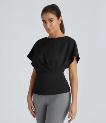 Our wide selection of high-quality women's fashion offers the latest styles and trends to suit every occasion. Elevate your wardrobe with designs that combine elegance and comfort, making every day effortlessly stylish and enjoyable.