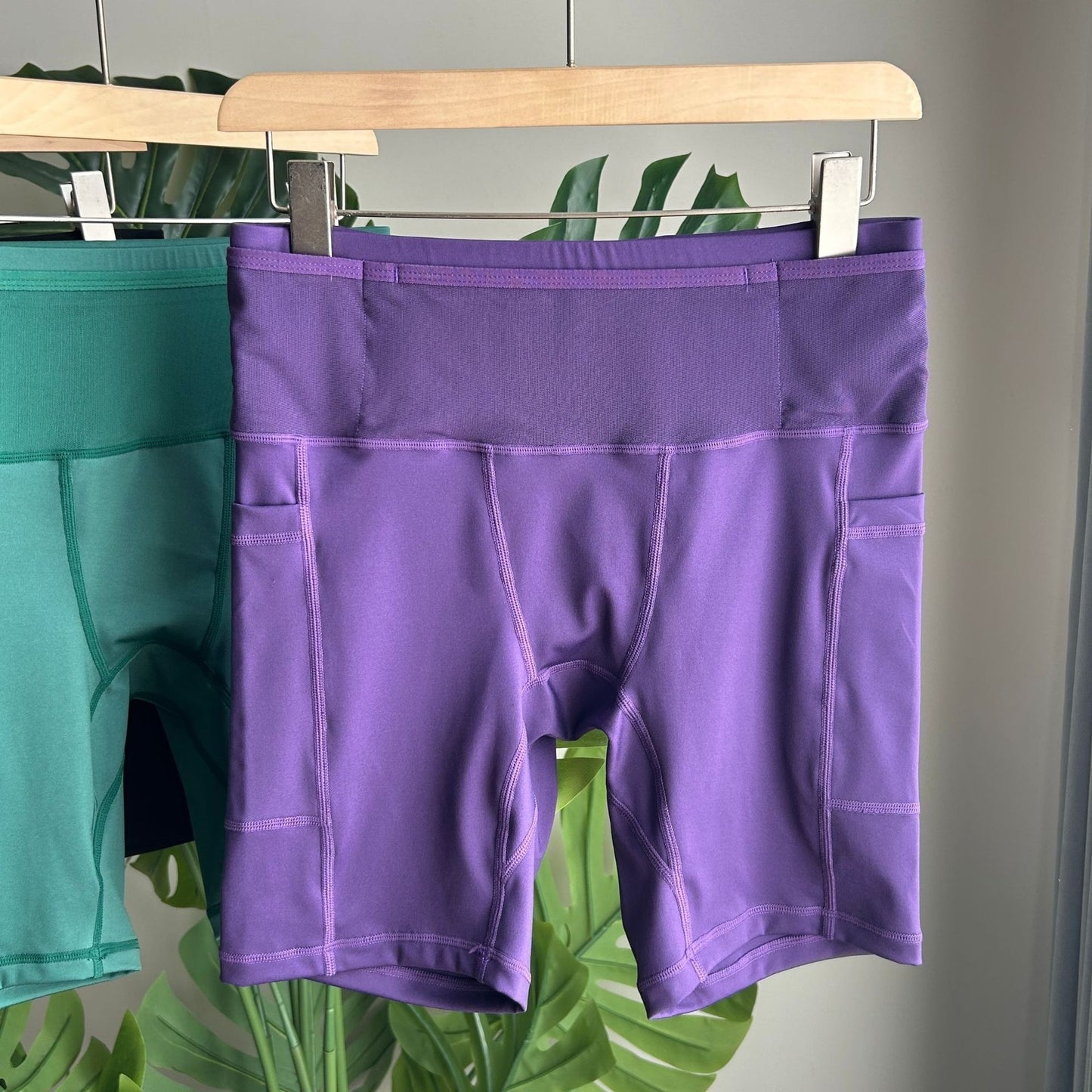 Men's And Women's Same Four-point Running Shorts Sports Quick-drying Compressed Pants