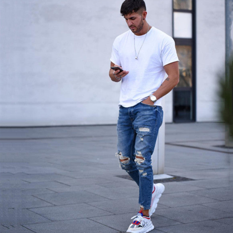 Hole men''s jeans 01