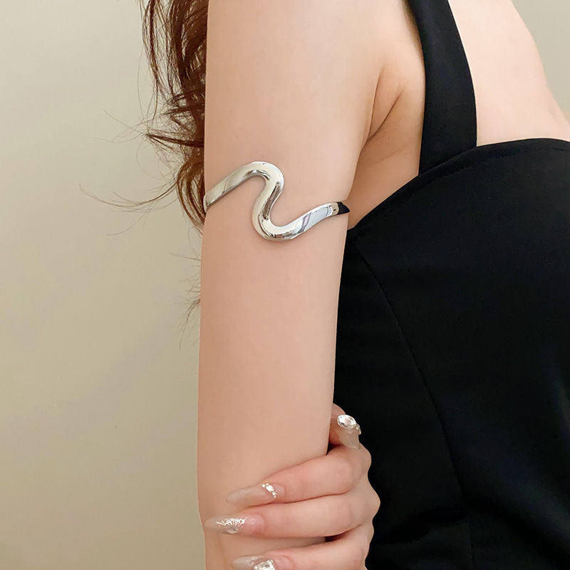 Women's European And American Open Arm All-match Exaggerated Bracelet
