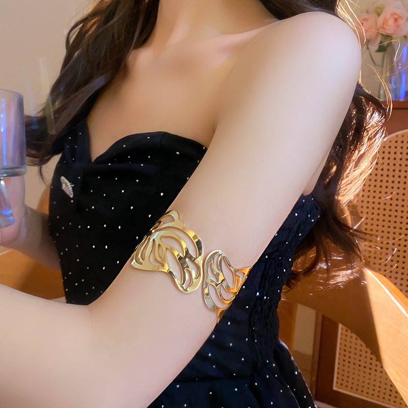 Women's European And American Open Arm All-match Exaggerated Bracelet