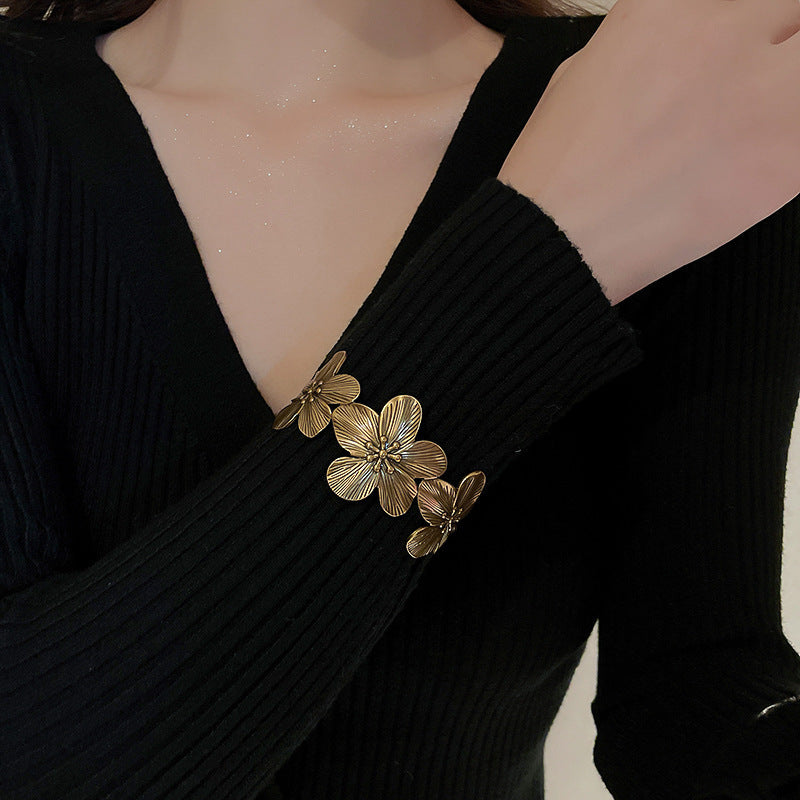 Women's European And American Open Arm All-match Exaggerated Bracelet